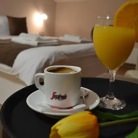 Hotel City House Отель